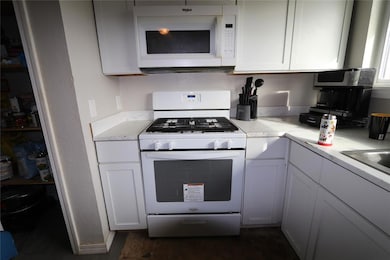 904 Parkview Dr, Cushing, OK 74023 - photo 5