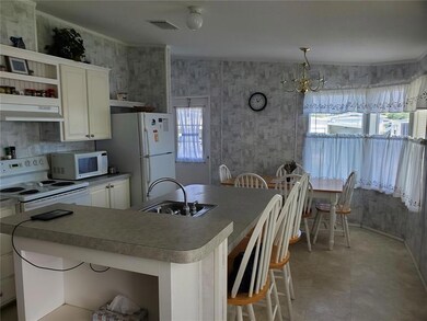 Kitchen has Breakfast Bar