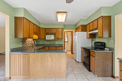 75 Amberley Way_0127
