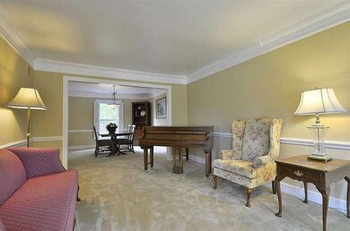 837 Viking Dr, Batavia, IL 60510 - photo 4