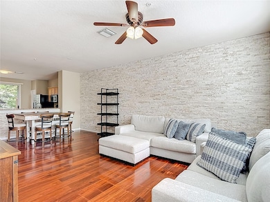 3133 Bayshore Oaks Dr, Tampa, FL 33611 - photo 2