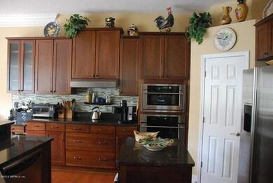 Kitchen w/ Work Island & Pantry