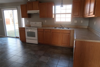 406 N Denny St unit B, Howe, TX 75459 - photo 4