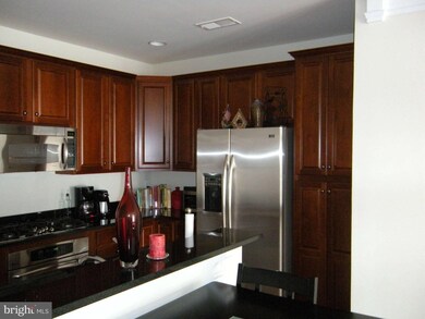 2227 Oberlin Dr unit 335A, Woodbridge, VA 22191 - photo 6