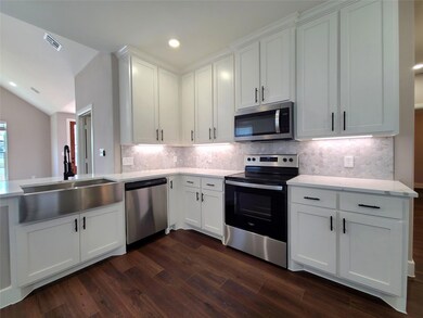 1627 W Elm St, Denison, TX 75020 - photo 4