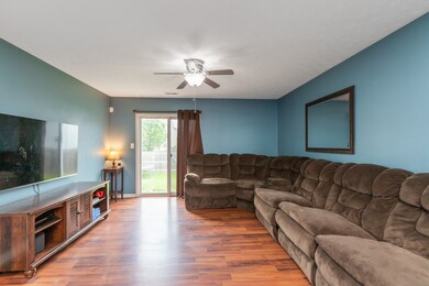 2674 Longleaf Dr, Greenwood, IN 46143 - photo 3