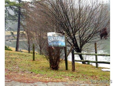 405 Hillcrest Cir unit 3, Hendersonville, NC 28792 - photo 3