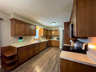 502 7th Ave SE, Stanley, ND 58784 - photo 3