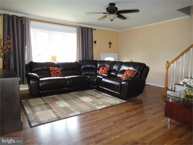 2875 Tremont St, Philadelphia, PA 19136 - photo 3