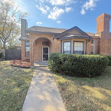 902 Binbrook Dr, Mesquite, TX 75149 - photo 2