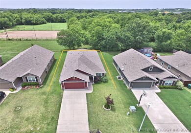 8972 S 253rd East Ave, Broken Arrow, OK 74014 - photo 2