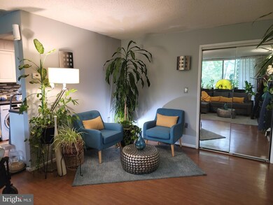 1822 Metzerott Rd unit 105, Adelphi, MD 20783 - photo 5