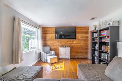 1237 W Voorhis Ave, Deland, FL 32720 - photo 7