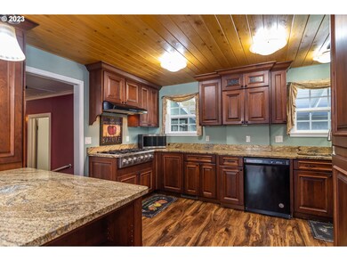 330 Bender St, Myrtle Point, OR 97458 - photo 6