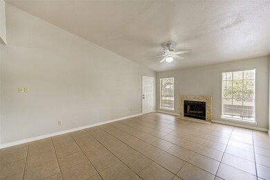 6500 Sands Point Dr unit 814, Houston, TX 77074 - photo 5