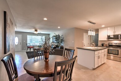 312 W Indigo St-58