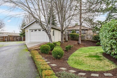 2400 Pinebrook Cir, Medford, OR 97504 - photo 2