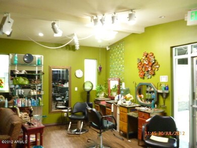 11426 Salon 012