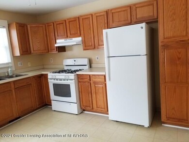 924 W Hillsdale St, Lansing, MI 48915 - photo 5