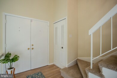 422 Sugarland Run Dr, Sterling, VA 20164 - photo 3