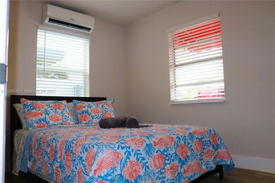 305 Phippen Waiters Rd unit 1, Dania, FL 33004 - photo 5