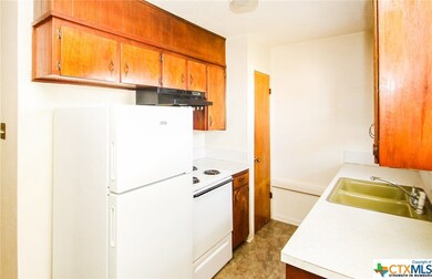 205 W Avenue A, Copperas Cove, TX 76522 - photo 6