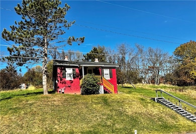 70 Mancha St, Eighty Four, PA 15330 - photo 2