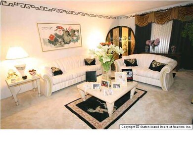 61 Elks Place, Staten Island, NY 10309 - photo 2