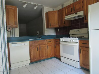 6 Braxton Ct unit 1106, East Windsor, NJ 08520 - photo 2
