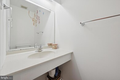 921 Putnam Blvd unit 113, Wallingford, PA 19086 - photo 4