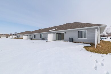 4003 Legacy Ln unit 1, Cedar Falls, IA 50613 - photo 3