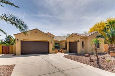 1227 E Raven Gilbert AZ 85297-large-002-