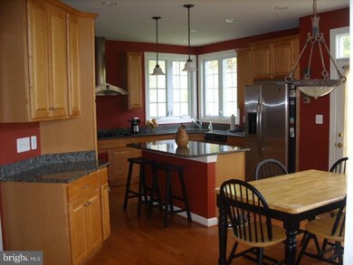 3617 Stonewall Manor Dr, Triangle, VA 22172 - photo 3