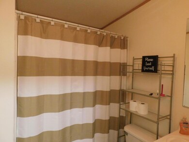 Tub/Shower in Bath 2