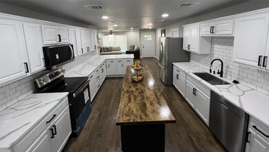 1816 Mill St, Gainesville, TX 76240 - photo 5