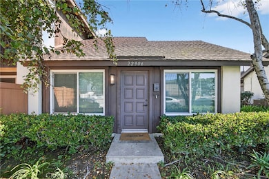 22906 S Vermont Ave, Torrance, CA 90502 - photo 2