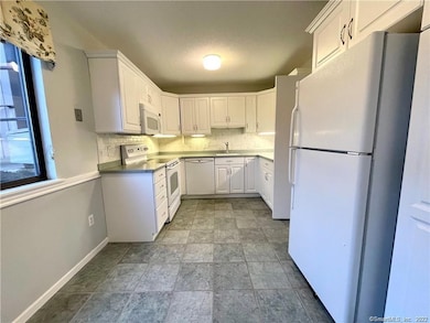 20 Heritage Cir unit B, Southbury, CT 06488 - photo 5