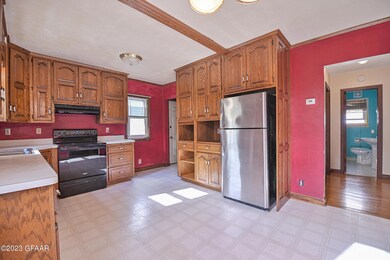 716 S 9th St, Grand Forks, ND 58201 - photo 6