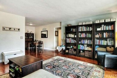 Open floor plan is great for entertaining!
