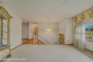 807 Marion Ln, Moosic, PA 18507 - photo 3