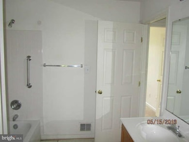 1772 Tiger Lily Cir unit 100, Woodbridge, VA 22192 - photo 4