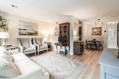 69 Arlington Ct unit 13, Holmdel, NJ 07733 - photo 3