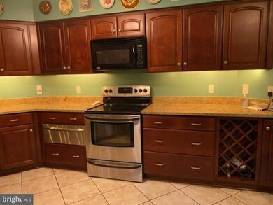 3041 Fallstaff Rd unit 205D, Baltimore, MD 21209 - photo 3