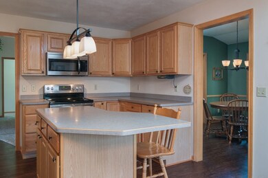 2492 Monaghan Way, Sun Prairie, WI 53590 - photo 6