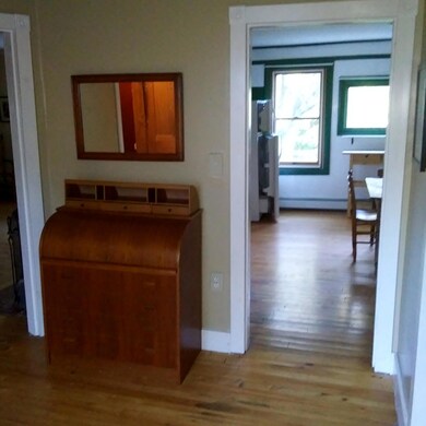 dining room to kitchen