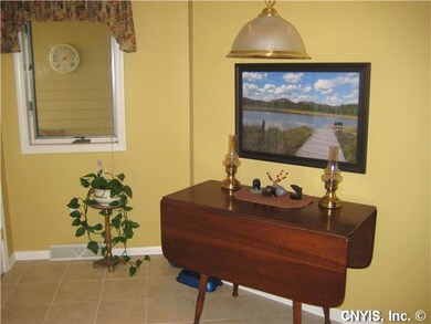 Foyer. Spacious entryway with room for table or wh