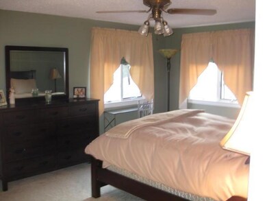 Bedroom Large Bedroom Sizes, Newer Carpeting, ceil