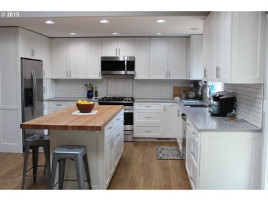 643 S Oak Place, Canby, OR 97013 - photo 3