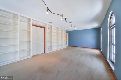 3933 Branches Ln, Doylestown, PA 18902 - photo 4