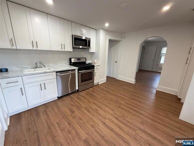 30 Walter Hammond Place unit 2nd flr, Waldwick, NJ 07463 - photo 2